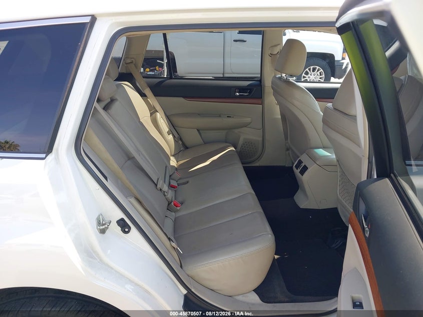 2013 SUBARU OUTBACK auction photo 8