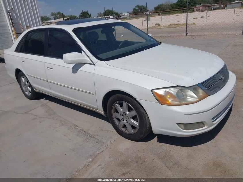 2000 TOYOTA AVALON auction photo 1