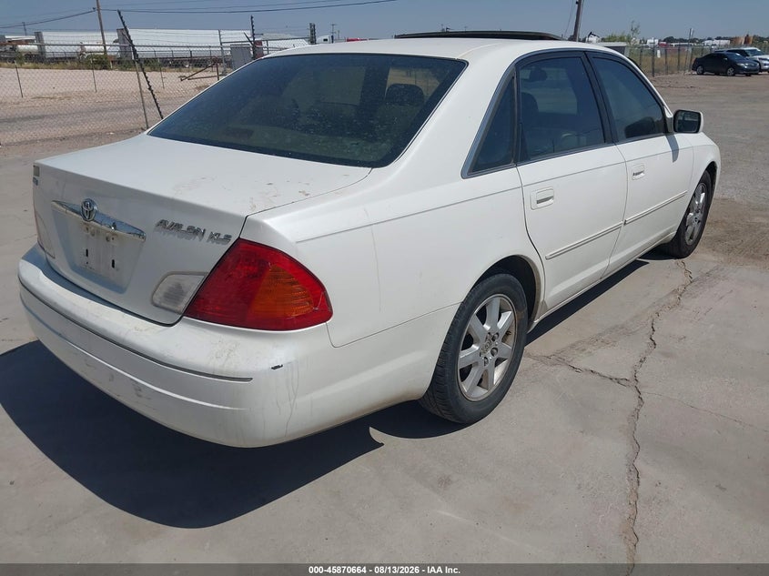 2000 TOYOTA AVALON auction photo 4