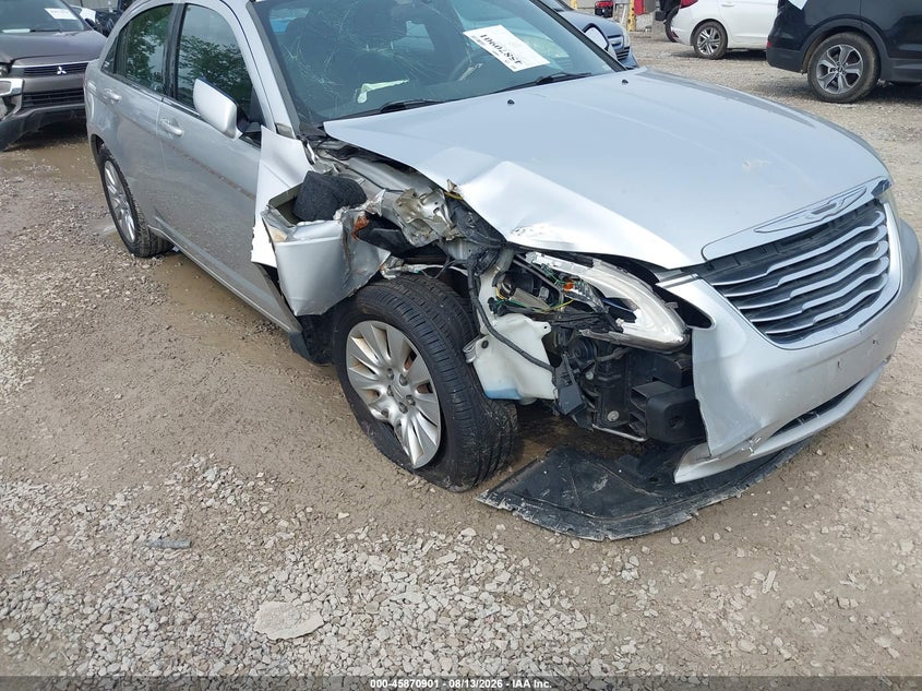 2011 CHRYSLER 200 auction photo 6