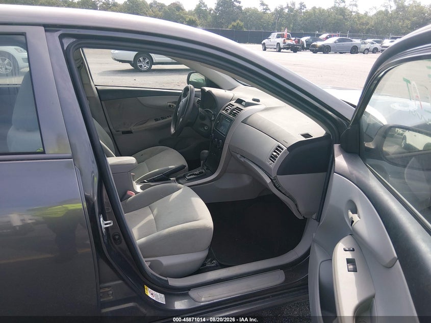 2013 TOYOTA COROLLA auction photo 5