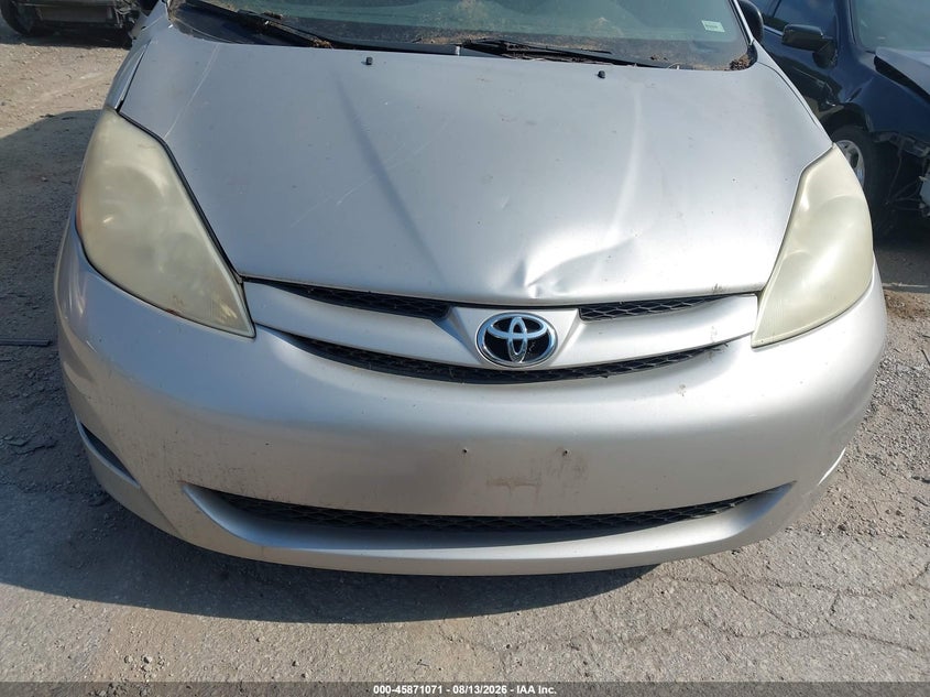 2006 TOYOTA SIENNA auction photo 6
