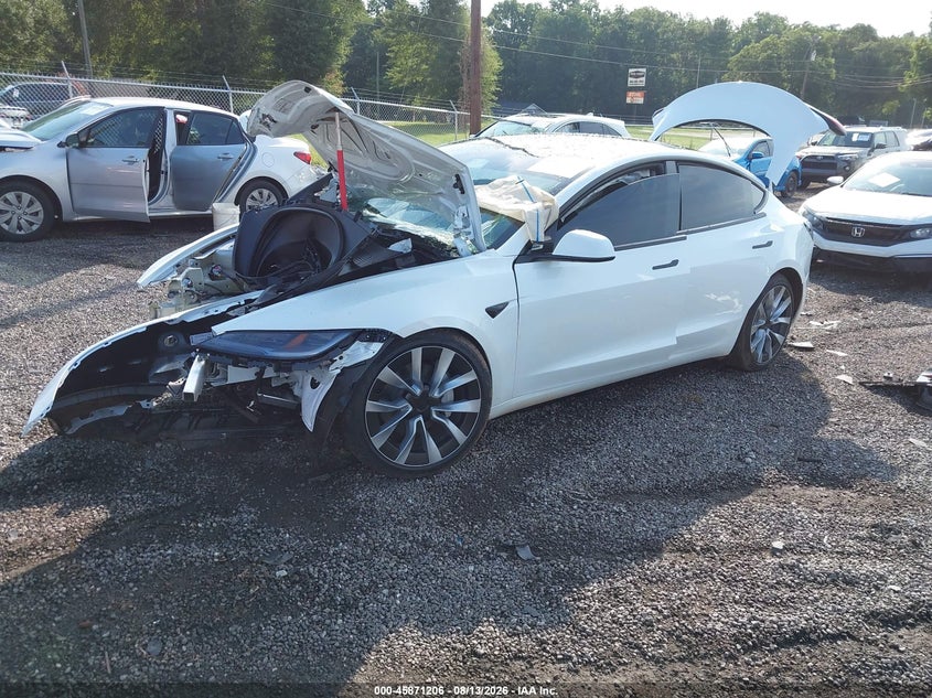 TESLA MODEL 3 - zdjęcie 2