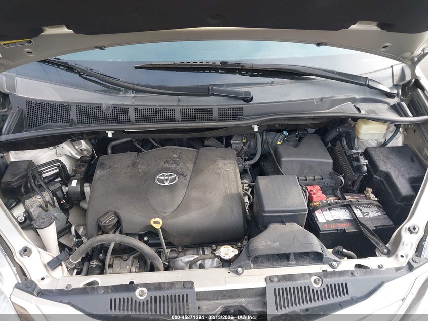 TOYOTA SIENNA - zdjęcie 10