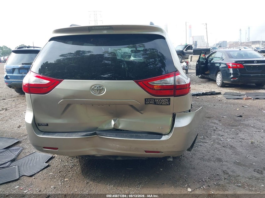 TOYOTA SIENNA - zdjęcie 16