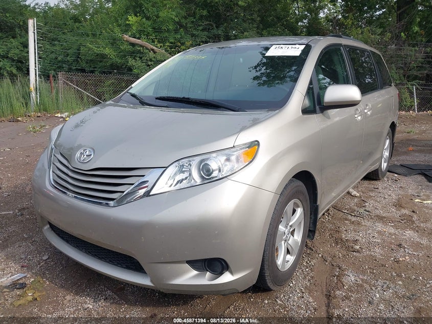 TOYOTA SIENNA - zdjęcie 2