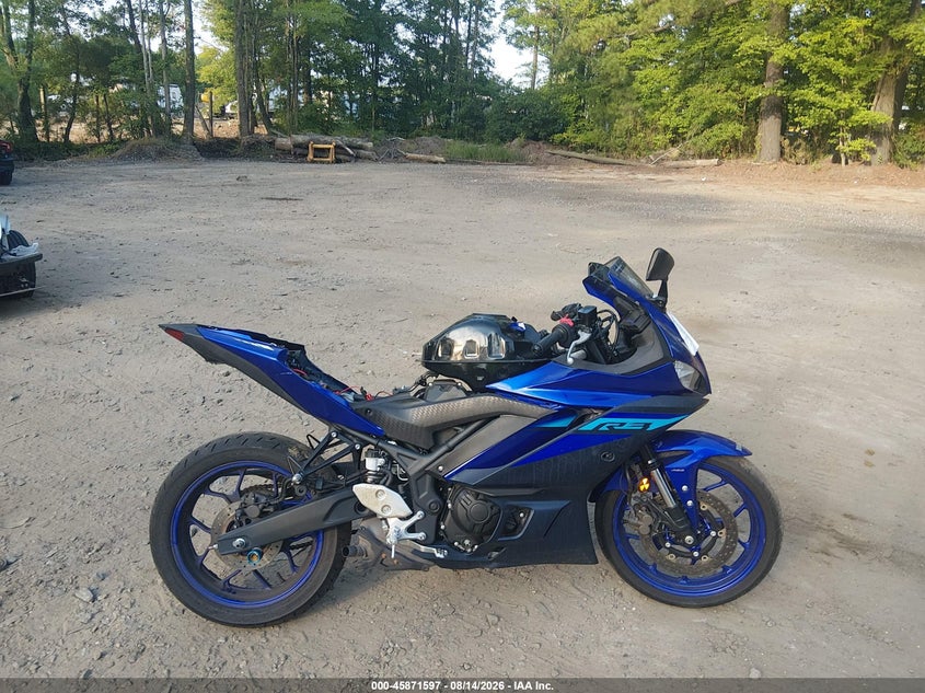 YAMAHA YZFR3 2024