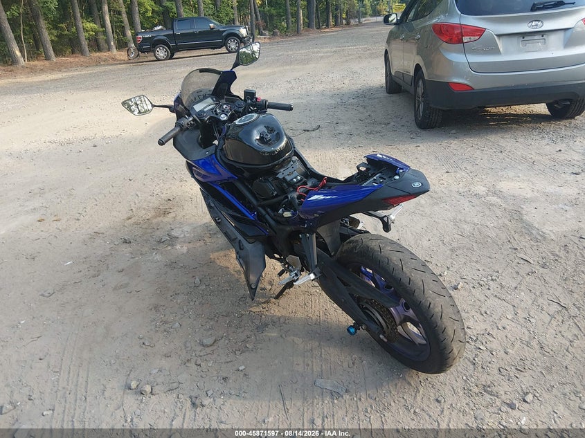 YAMAHA YZFR3 2024