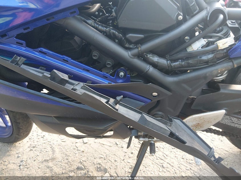 YAMAHA YZFR3 2024