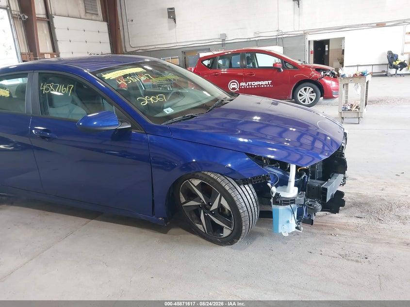 2023 HYUNDAI ELANTRA auction photo 6