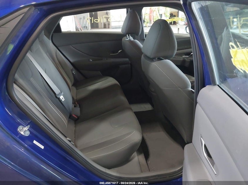 2023 HYUNDAI ELANTRA auction photo 8