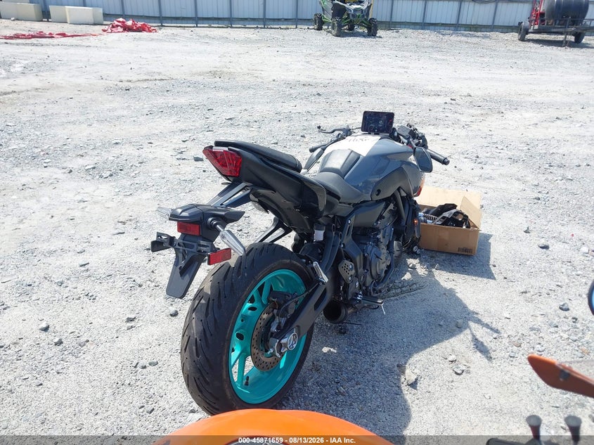 YAMAHA MT07 2023
