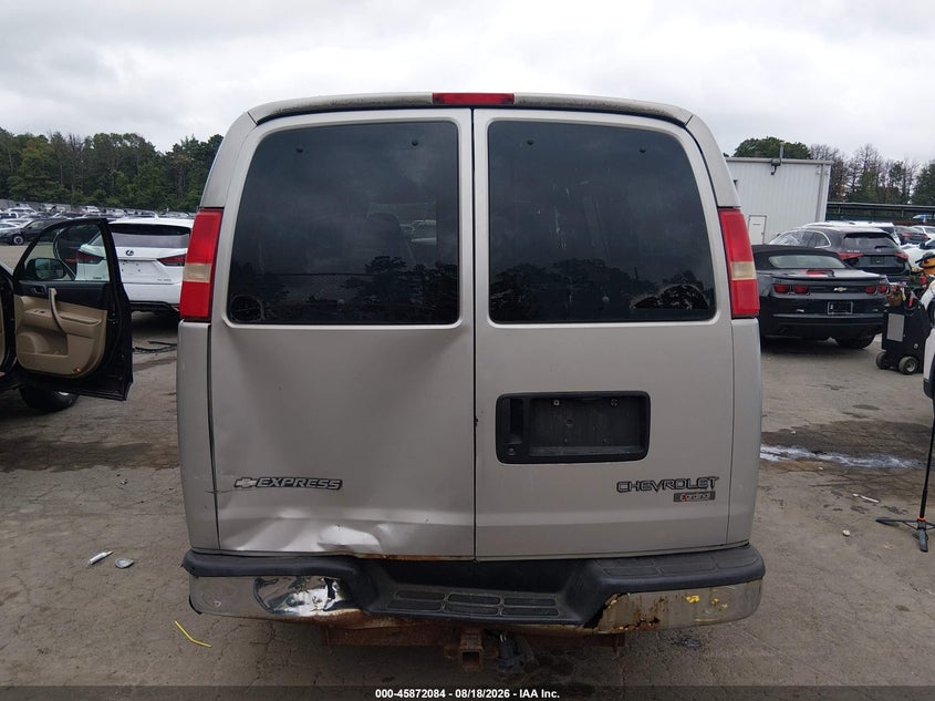 CHEVROLET EXPRESS PASSENGER 2005 VIN 1GNFG15T151263198