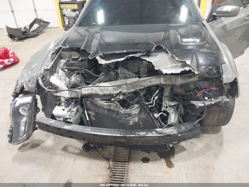 2012 CHRYSLER 300C auction photo 6