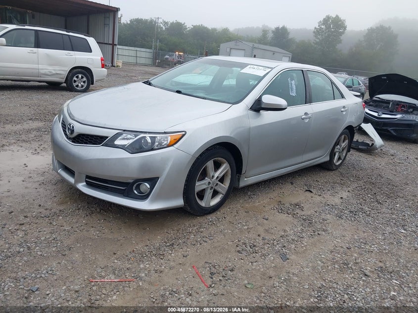 2013 TOYOTA CAMRY auction photo 2