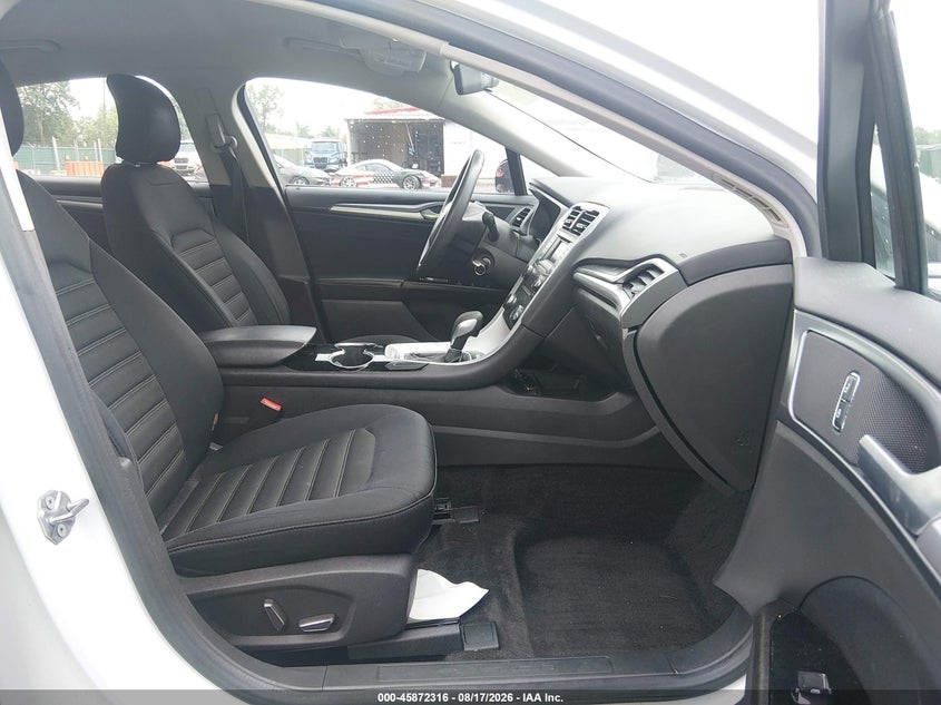 2015 FORD FUSION auction photo 5