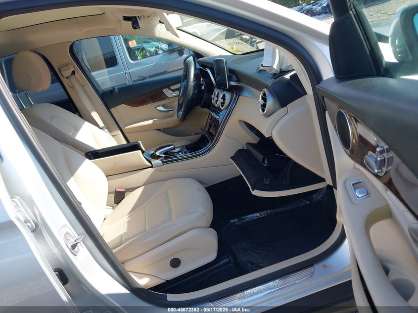 MERCEDES-BENZ GLC 300 - zdjęcie 5