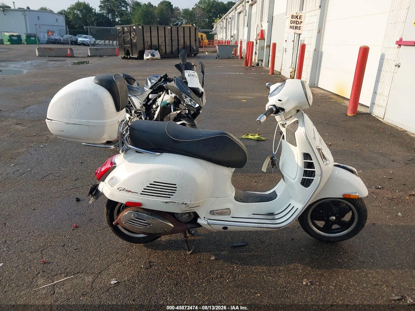 2017 VESPA GTS BIKE 1