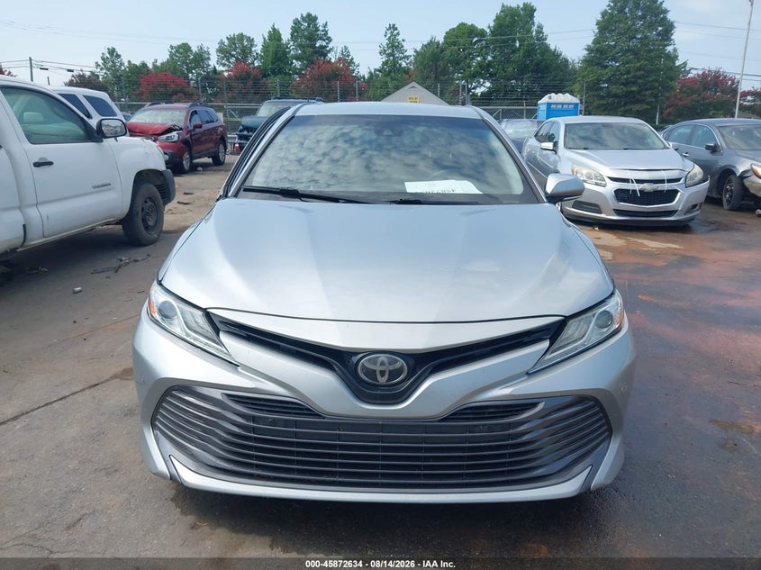 TOYOTA CAMRY - zdjęcie 12