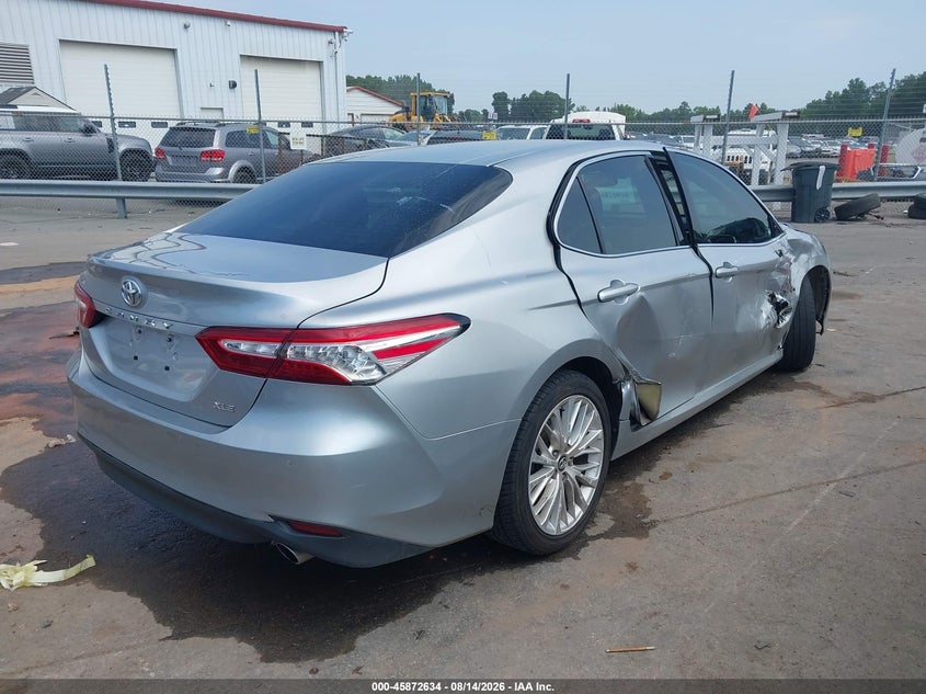 TOYOTA CAMRY - zdjęcie 4