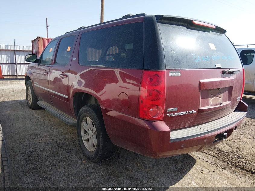 2011 GMC YUKON XL 1500 auction photo 3
