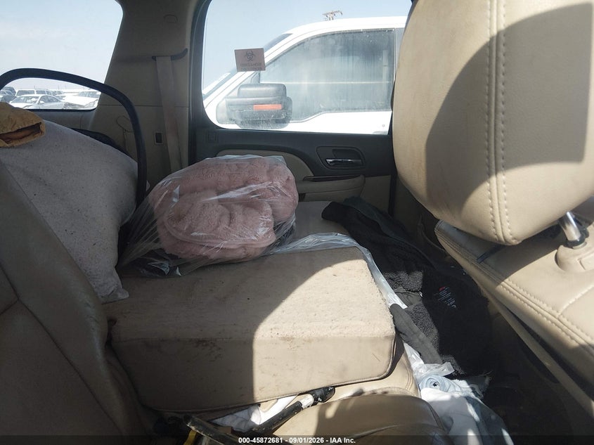 2011 GMC YUKON XL 1500 auction photo 8