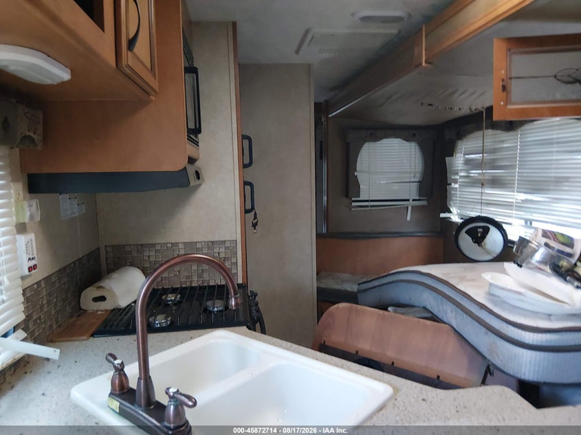 2014 PALOMINO PUMA 30FT auction photo 5