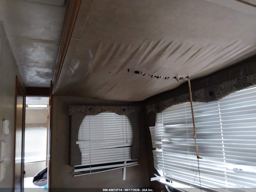 2014 PALOMINO PUMA 30FT auction photo 8