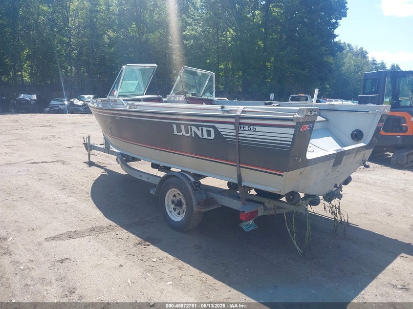 1988 LUND 18' auction photo 3