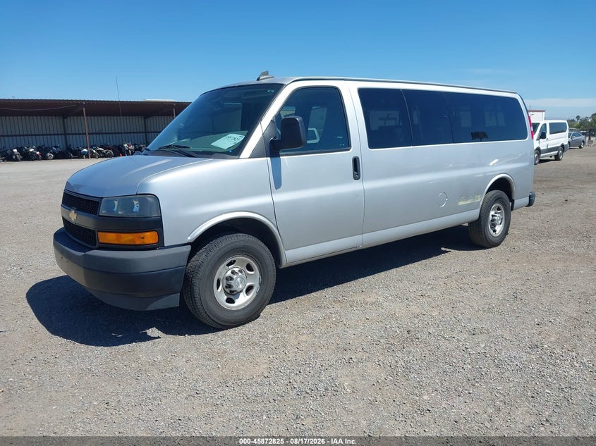 2019 CHEVROLET EXPRESS 3500 auction photo 2