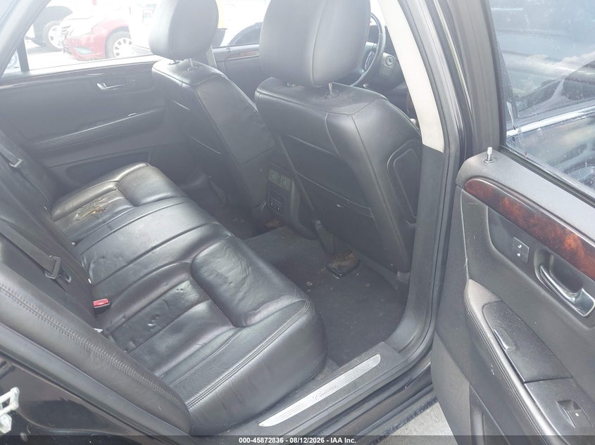 CADILLAC DTS 2011 VIN 1G6KH5E69BU149355