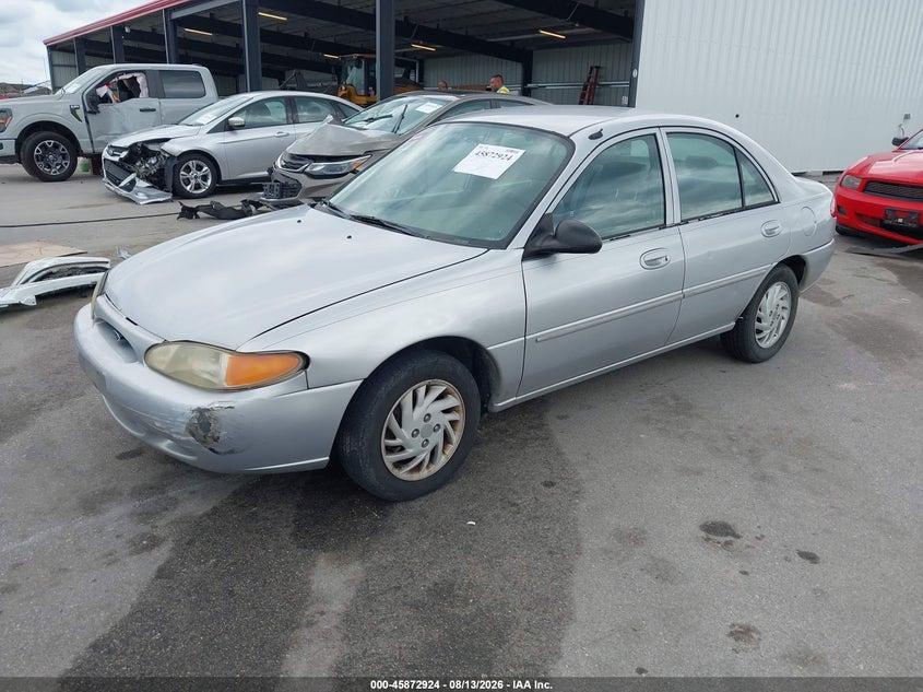 1998 Ford Escort, Front End, IAAI, VIN 1FAFP13P8WW126137 — photo 2