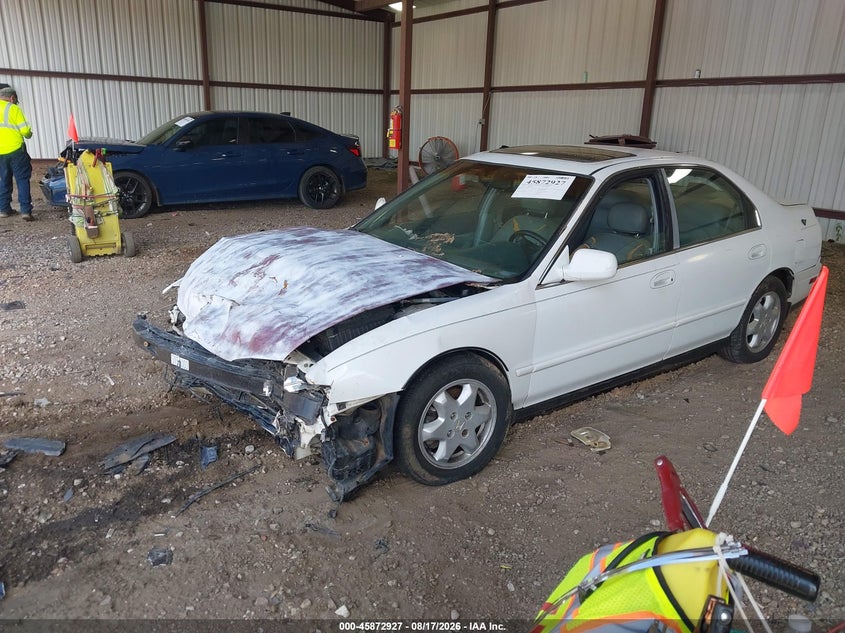 1995 Honda Accord, Front End, IAAI, VIN 1HGCE6663SA002465 — photo 2