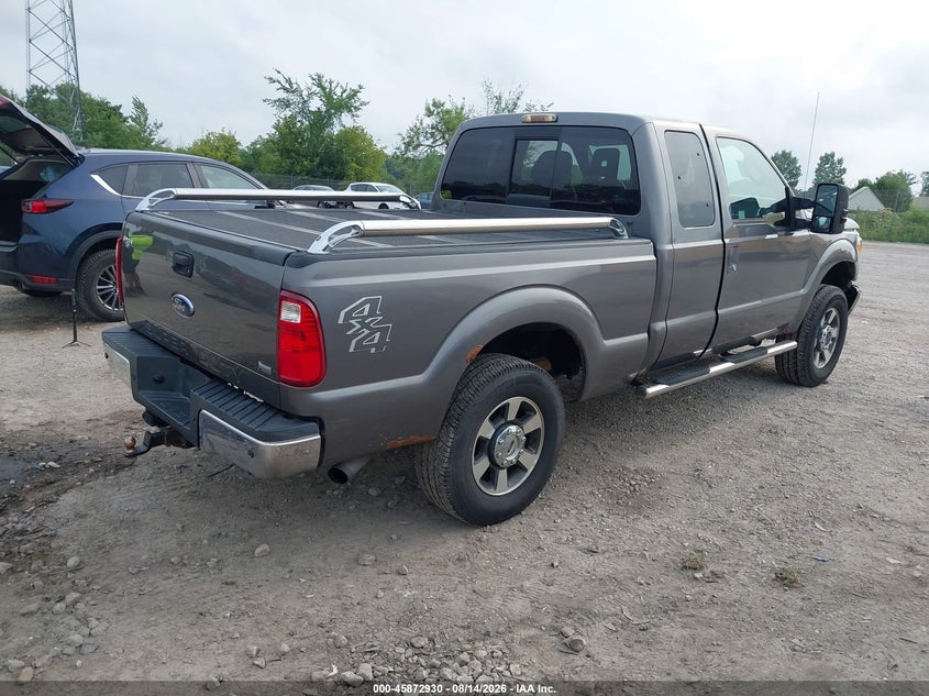 2011 FORD F-250 auction photo 4
