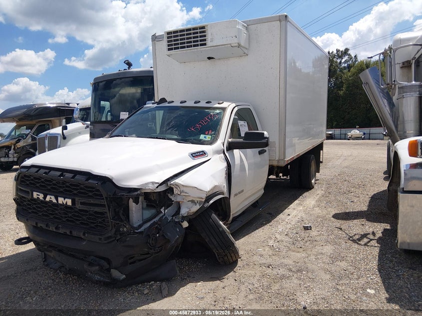 2019 RAM 5500, Left Front, IAAI, VIN 3C7WRMCL6KG617157 — photo 2