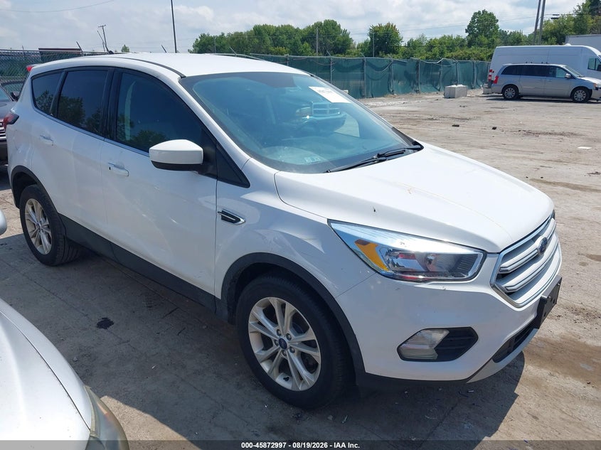 Vin: 1fmcu0gd0kua03062, lot: 46371993, ford escape se 20191