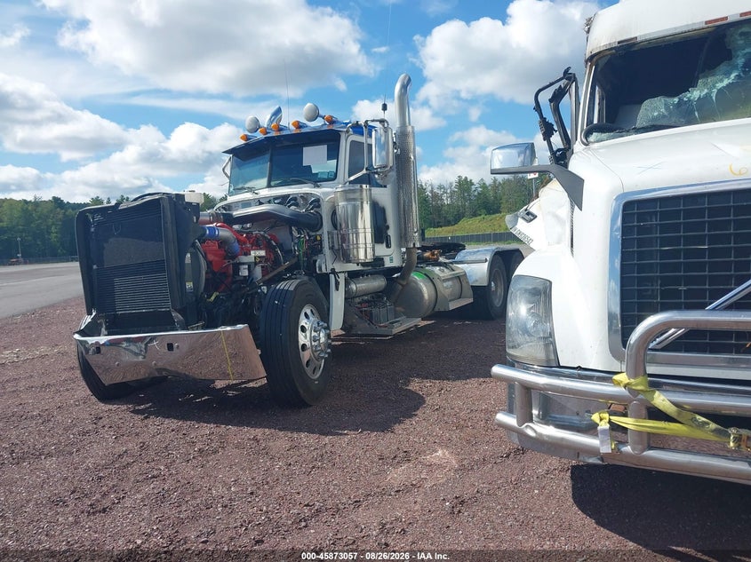 2023 PETERBILT 389 auction photo 2