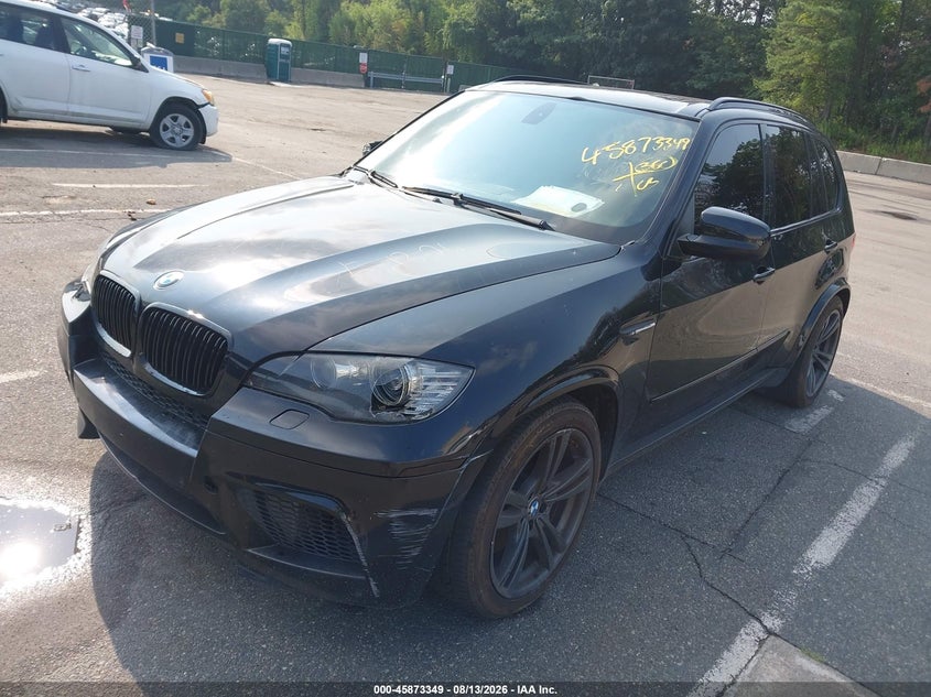 2011 BMW X5 M, Вандализм, IAAI, VIN 5YMGY0C55BLK26901 — фото 2