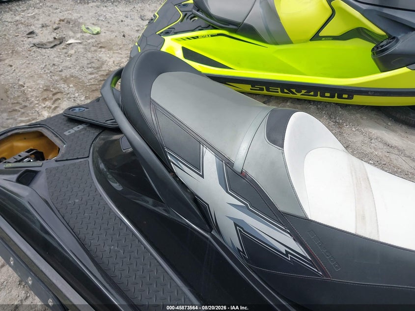 2011 SEADOO RXT auction photo 8