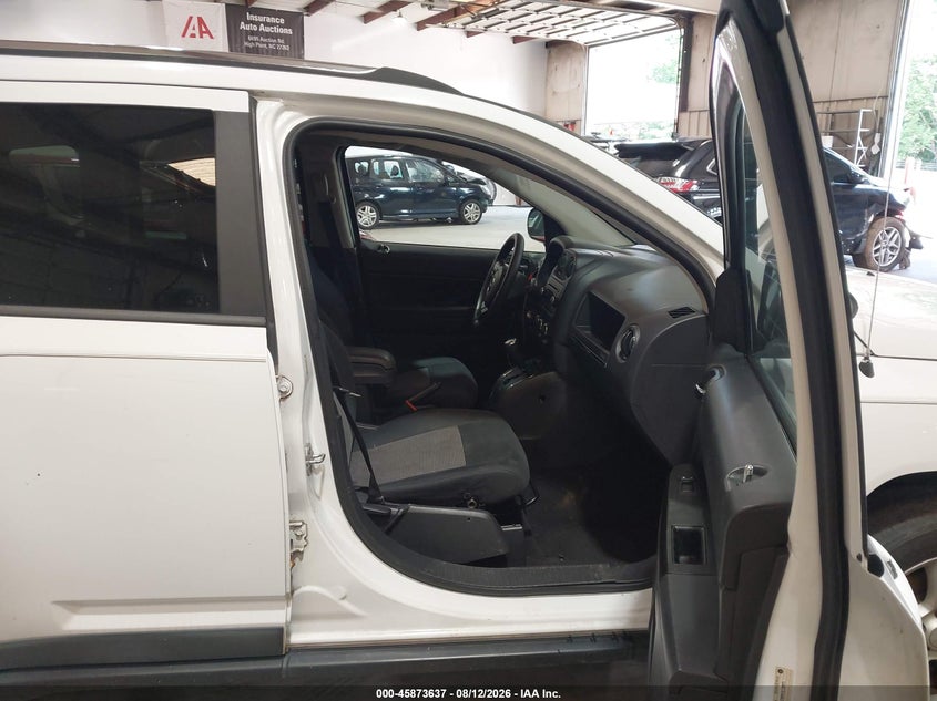 2011 JEEP COMPASS auction photo 5