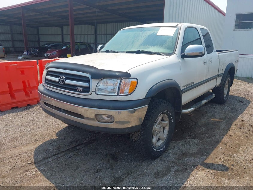 2002 TOYOTA TUNDRA auction photo 2