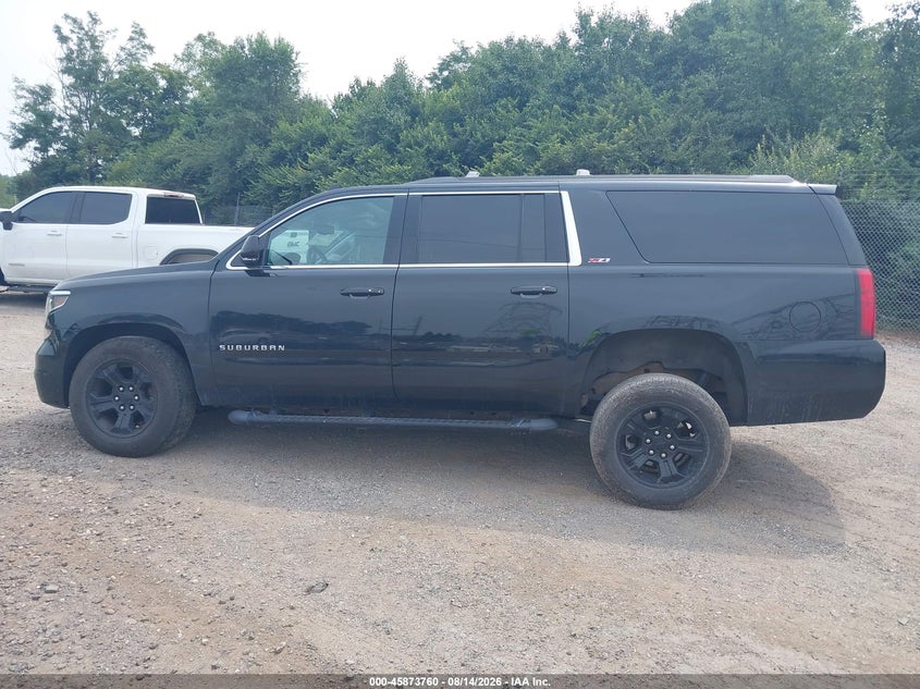 CHEVROLET SUBURBAN - zdjęcie 15
