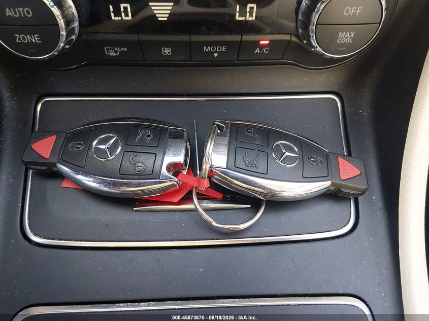 MERCEDES-BENZ GLA 250 - zdjęcie 11