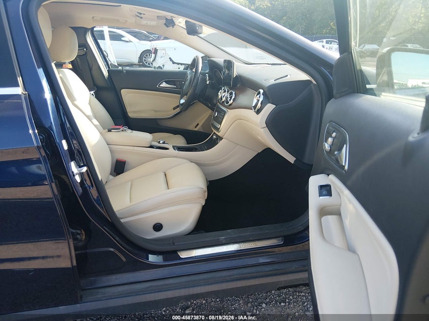 MERCEDES-BENZ GLA 250 - zdjęcie 5