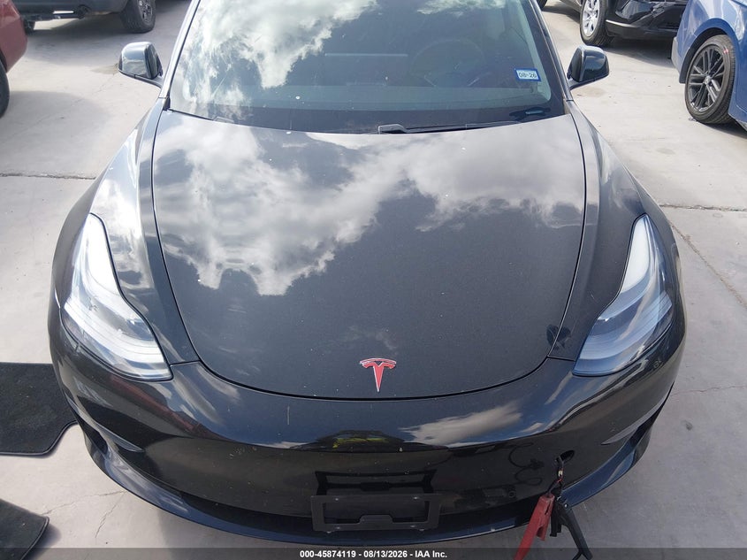TESLA MODEL 3 - zdjęcie 11