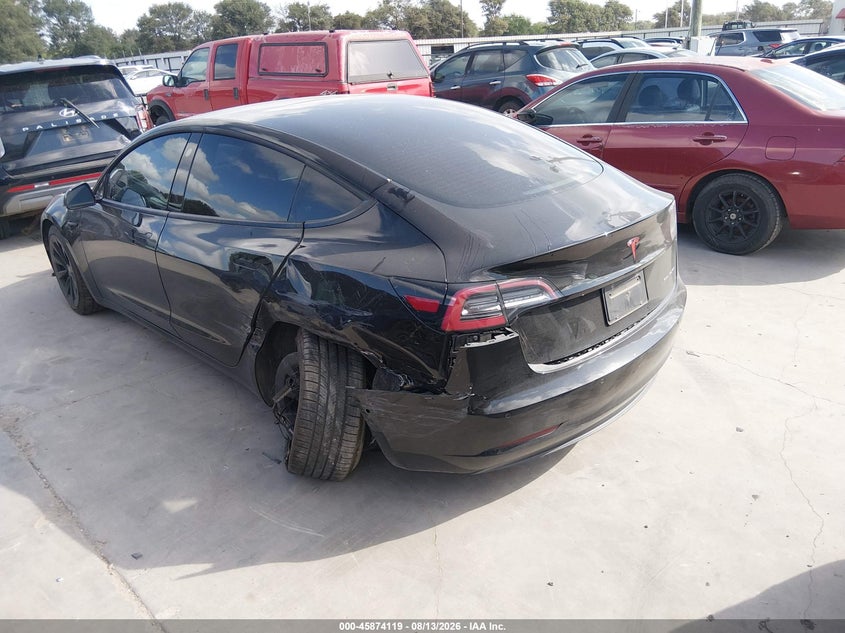 TESLA MODEL 3 - zdjęcie 3