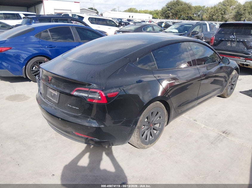 TESLA MODEL 3 - zdjęcie 4