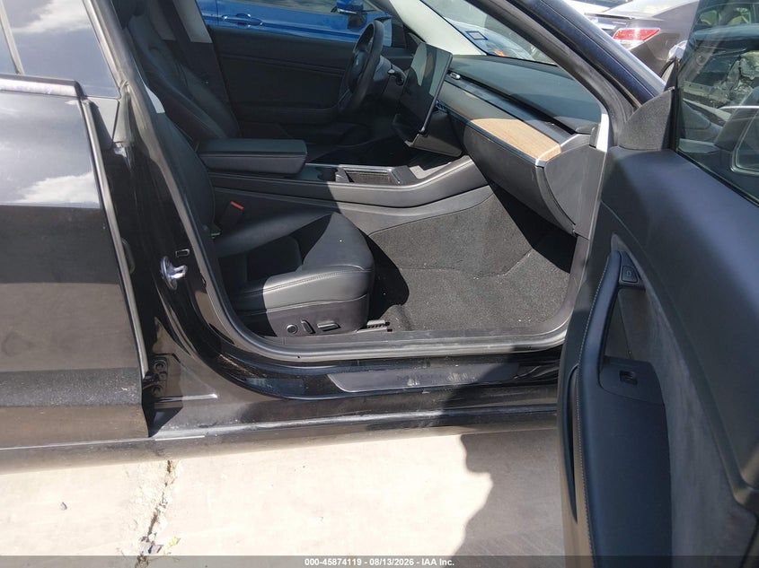 TESLA MODEL 3 - zdjęcie 5