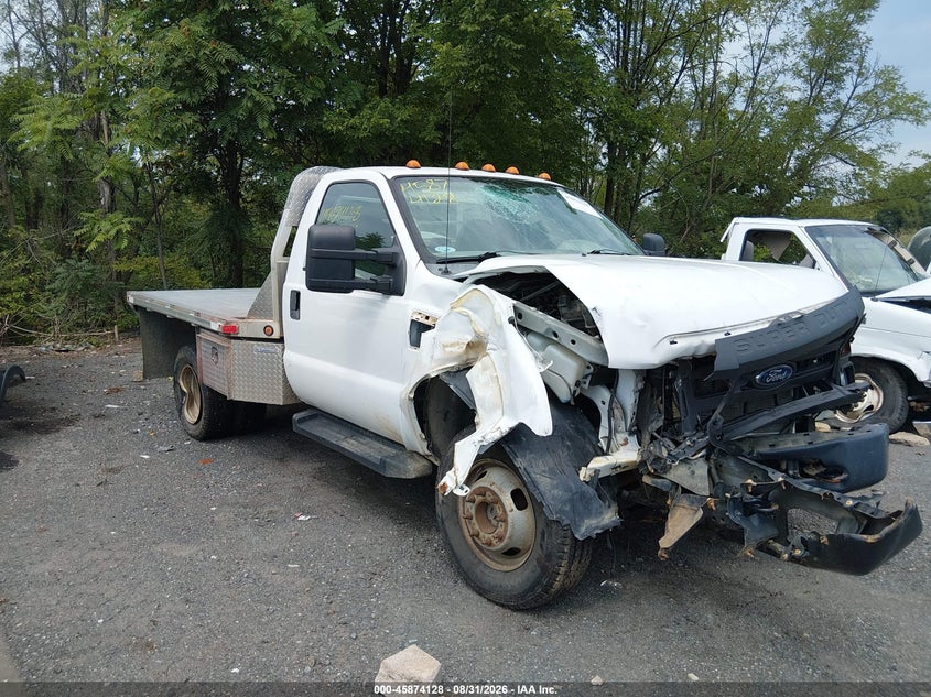 2010 FORD F-350 CHASSIS auction photo 1