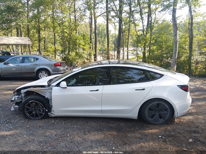 TESLA MODEL 3 - zdjęcie 14